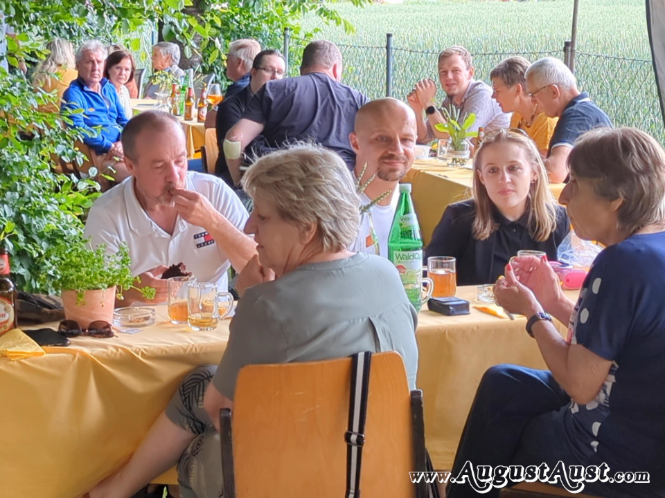 Sommerfest 2023 WG Algersdorfer Straße. Foto: August Aust Sommerfest 2023 WG Algersdorfer Straße. Foto: August Aust