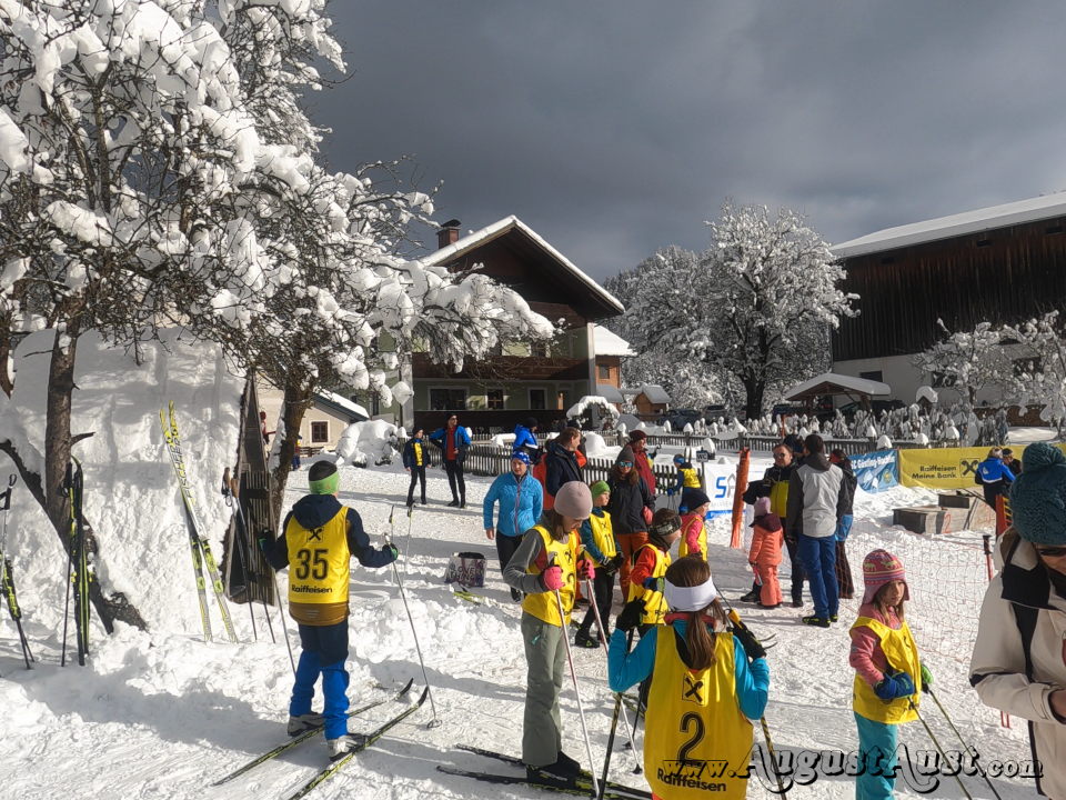 Startvorbereitungen im Langlaufzentrum Hochreit. Foto: August Aust Startvorbereitungen im Langlaufzentrum Hochreit. Foto: August Aust
