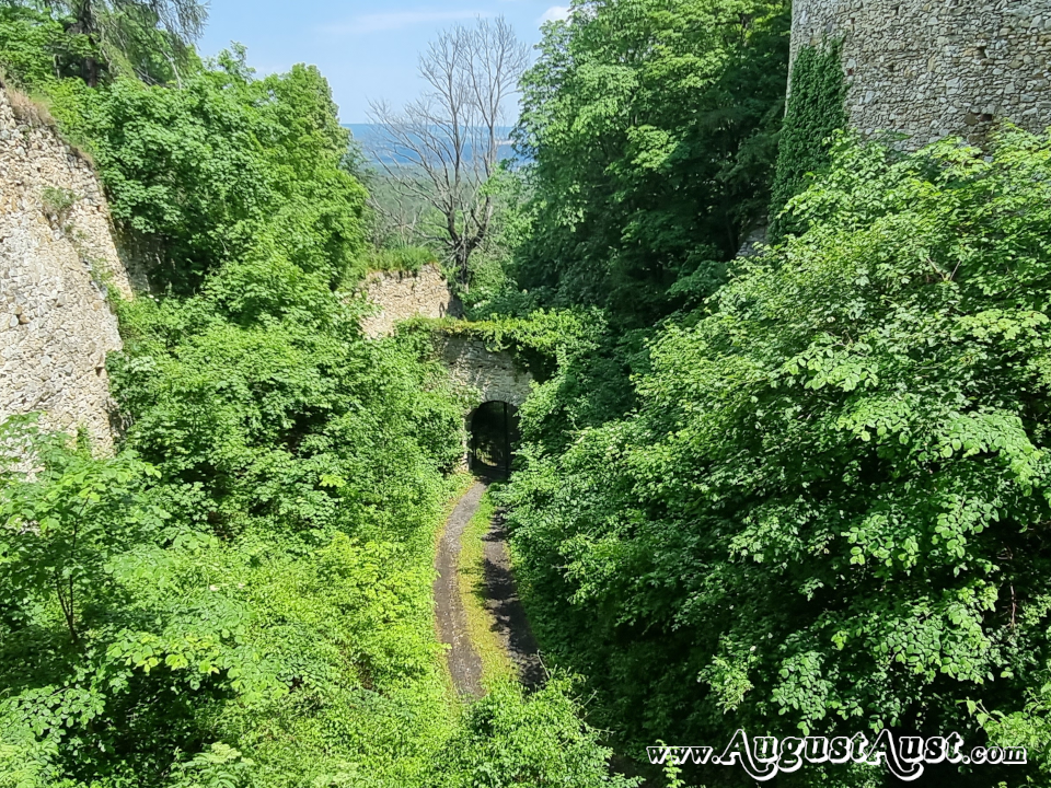 Burgruine Landsee. Foto: August Aust Burgruine Landsee. Foto: August Aust