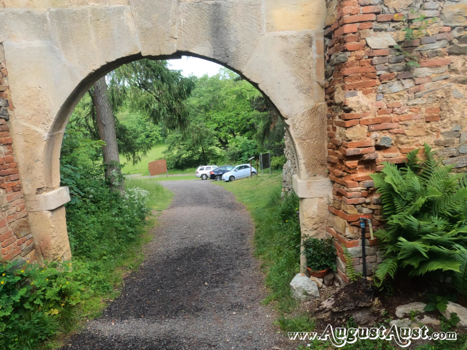 Burgruine Landsee. Foto: August Aust Burgruine Landsee. Foto: August Aust