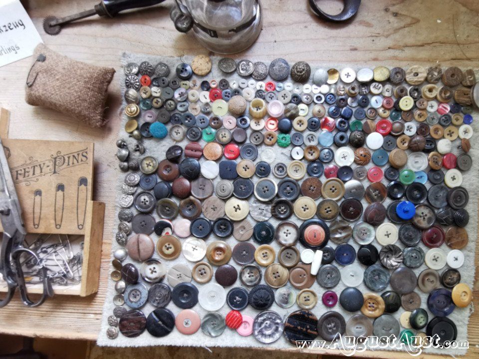 Sammlung von Knöpfen im 1. Kärntner Handwerksmuseums. Foto: August Aust Sammlung von Knöpfen im 1. Kärntner Handwerksmuseums. Foto: August Aust