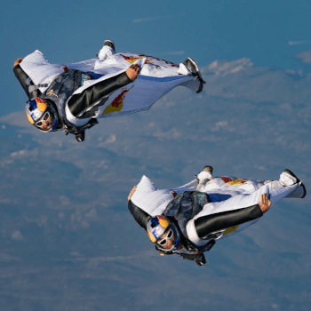 Wingsuit fliegen. Foto: Red Bull