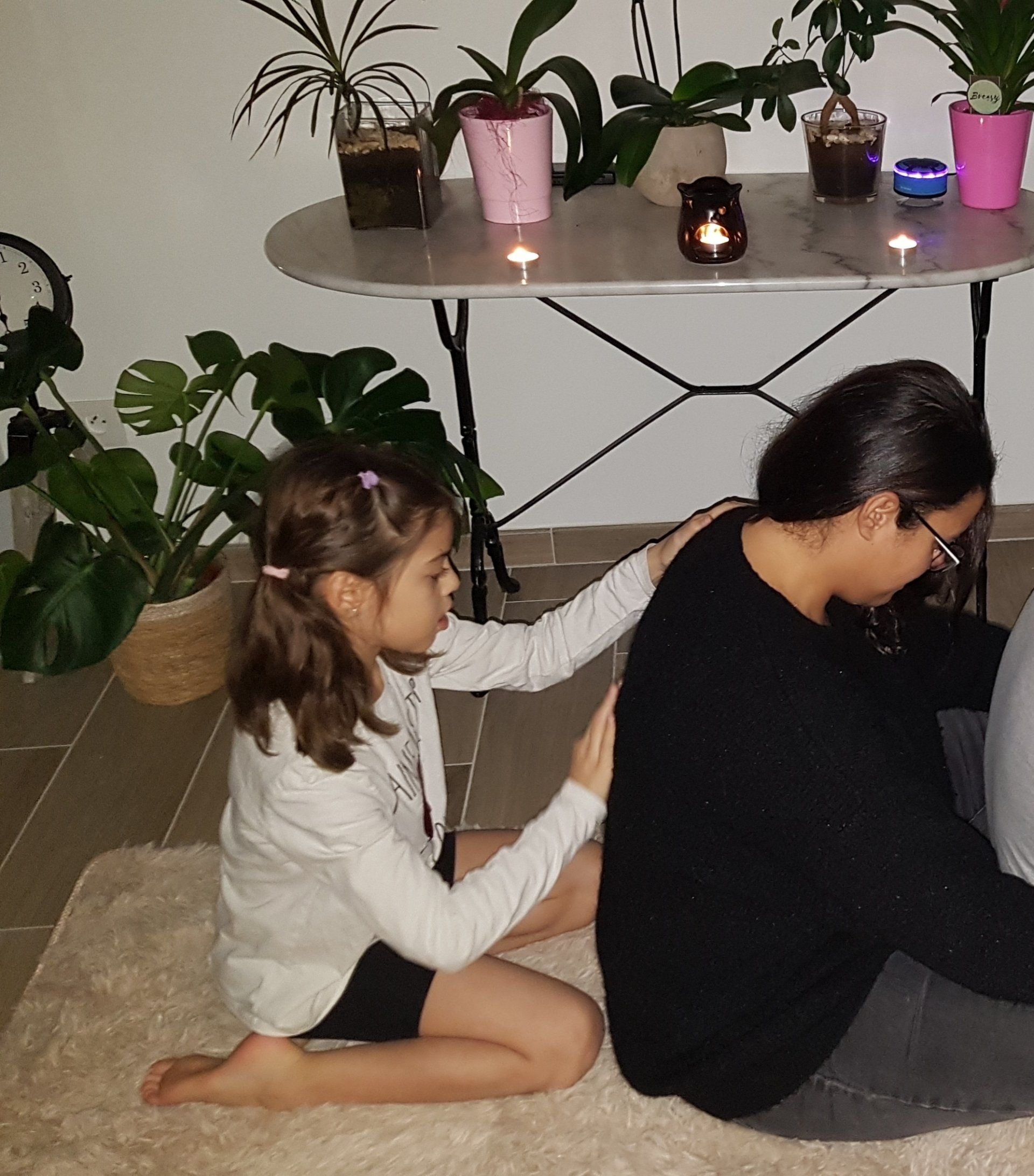 TOUCHER LE CIEL MASSAGE BEBE ENFANT FEMME ENCEINTE PRISSE MACON BOURGOGNE SAONE ET LOIRE MASSAGE ECOLE CENTRE DE LOISIRS CRECHE GARDERIE MJC  carte idee cadeau claudine harb boudeau