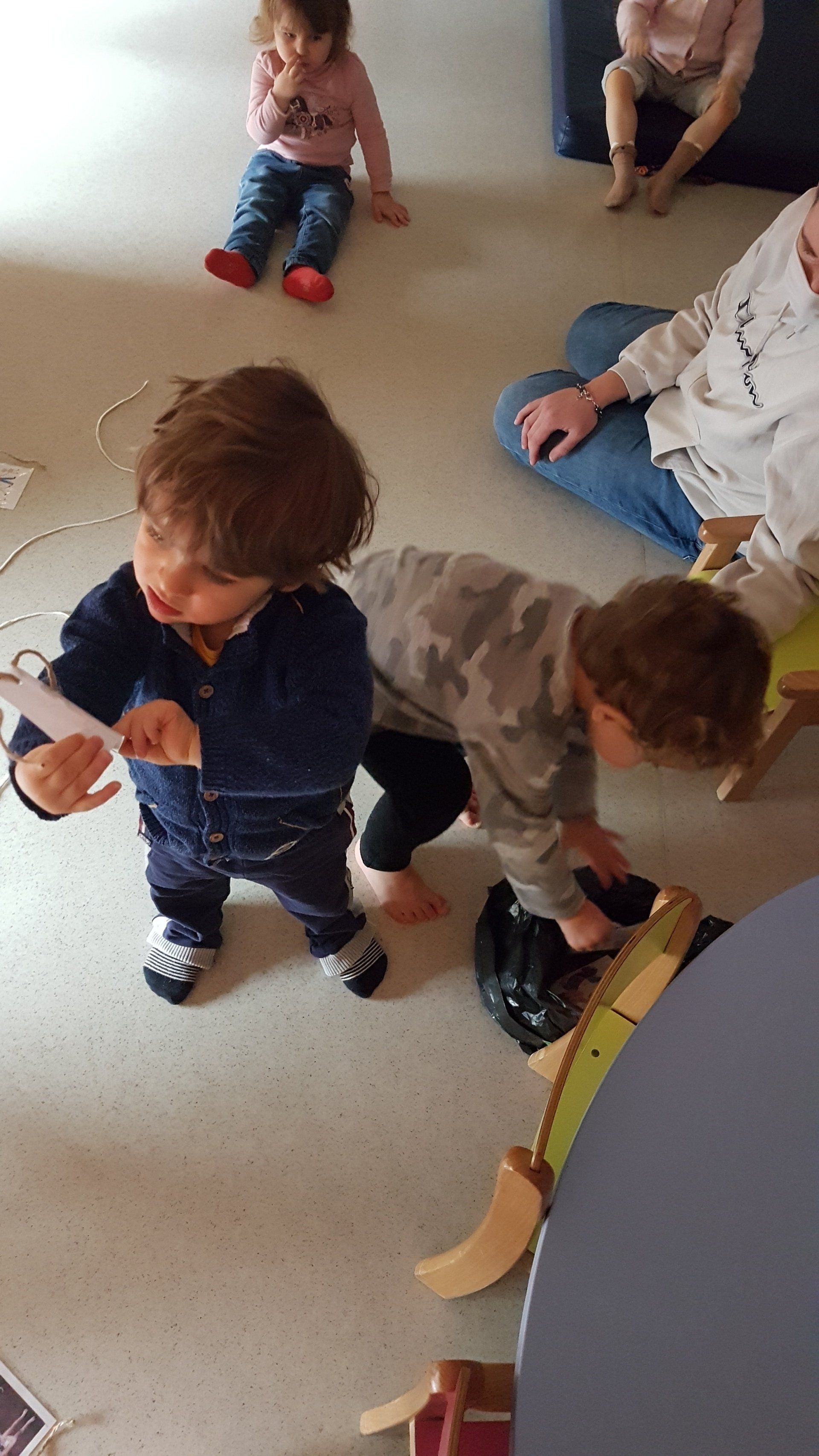 TOUCHER LE CIEL MASSAGE BEBE ENFANT FEMME ENCEINTE PRISSE MACON BOURGOGNE SAONE ET LOIRE MASSAGE ECOLE CENTRE DE LOISIRS CRECHE GARDERIE MJC  carte idee cadeau claudine harb boudeau