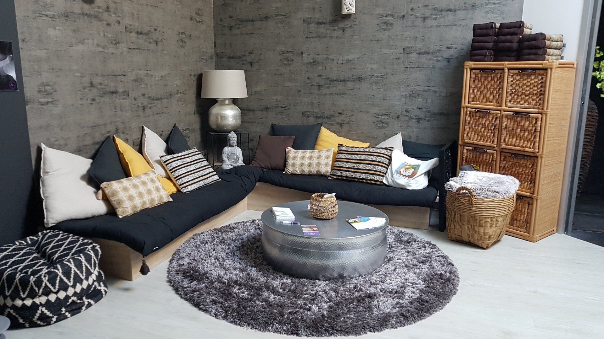 TOUCHER LE CIEL MASSAGE BEBE ENFANT FEMME ENCEINTE PRISSE MACON BOURGOGNE SAONE ET LOIRE MASSAGE ECOLE CENTRE DE LOISIRS CRECHE GARDERIE MJC carte idee cadeau claudine harb boudeau