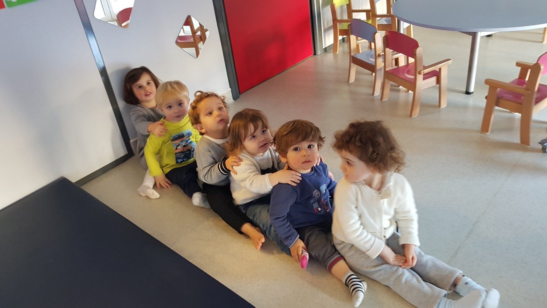 TOUCHER LE CIEL MASSAGE BEBE ENFANT FEMME ENCEINTE PRISSE MACON BOURGOGNE SAONE ET LOIRE MASSAGE ECOLE CENTRE DE LOISIRS CRECHE GARDERIE MJC  carte idee cadeau claudine harb boudeau