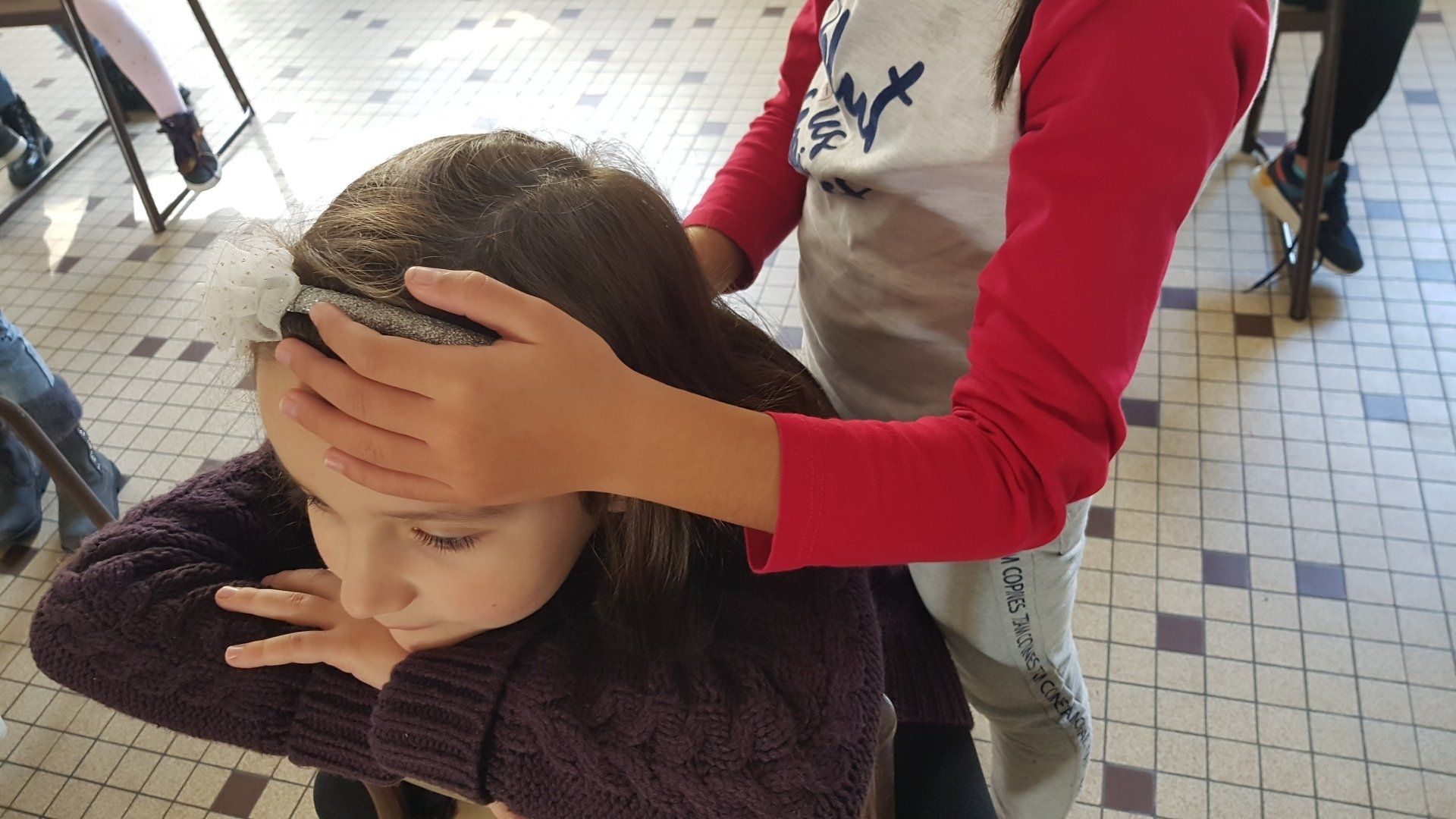 TOUCHER LE CIEL MASSAGE BEBE ENFANT FEMME ENCEINTE PRISSE MACON BOURGOGNE SAONE ET LOIRE MASSAGE ECOLE CENTRE DE LOISIRS CRECHE GARDERIE MJC carte idee cadeau claudine harb boudeau