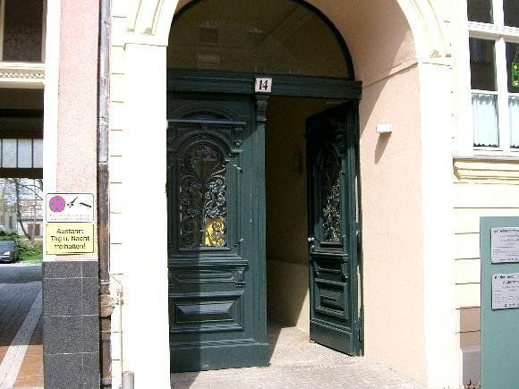 Aufgearbeitete Holztür mit Denkmalschautz, durchgeführt durch die Tischlerei Christian Krüger GmbH in Berlin