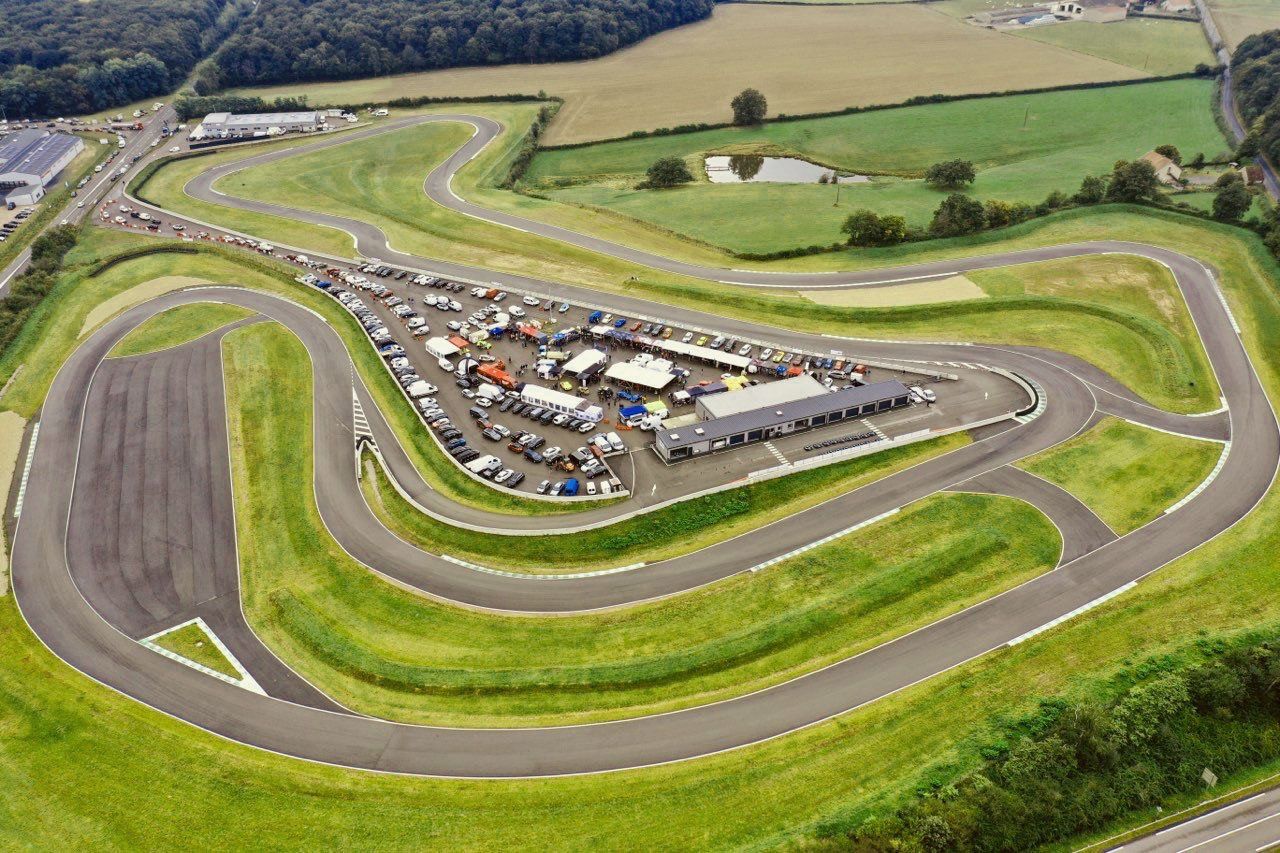vue aérienne du circuit de Vaison