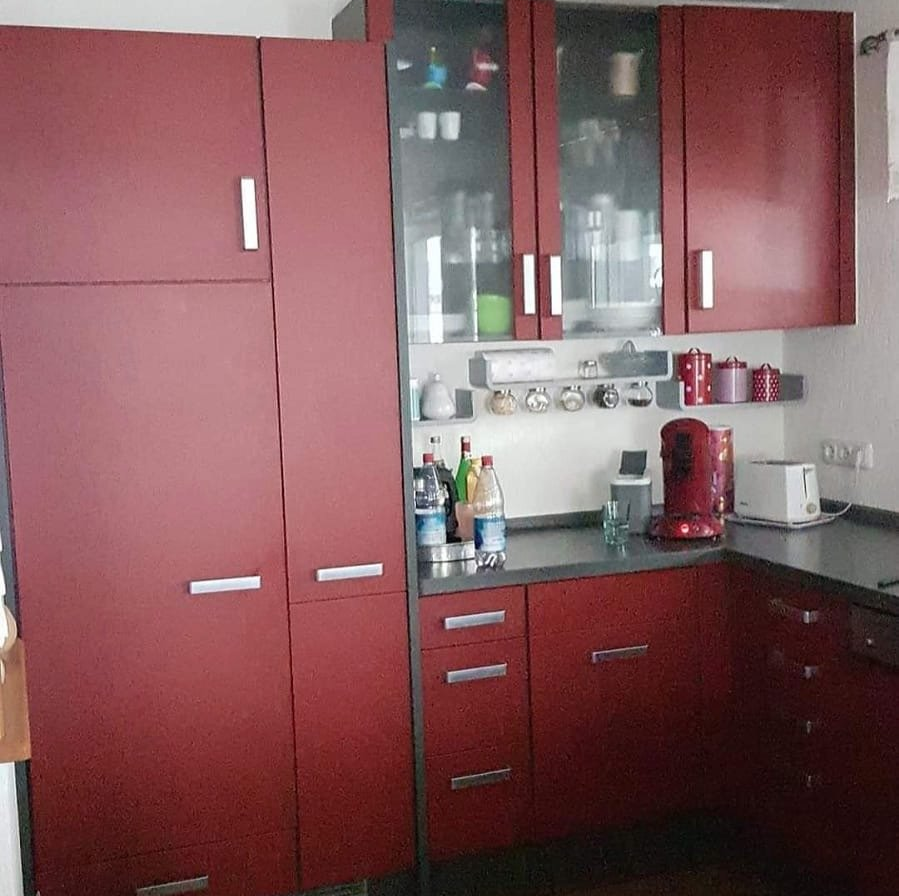 rote Kunststoffküche streichen ohne schleifen Vorher