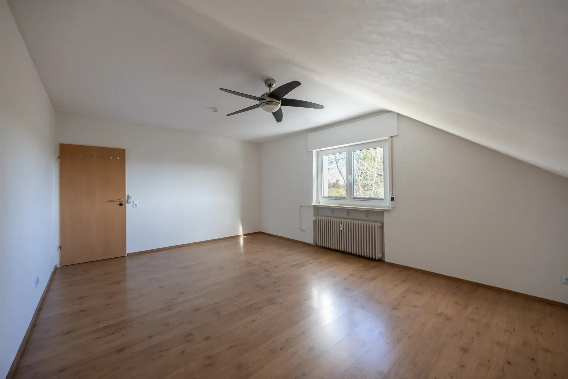 Schlafzimmer im DG in der 4 Zi. ETW in Karlsruhe Palmbach