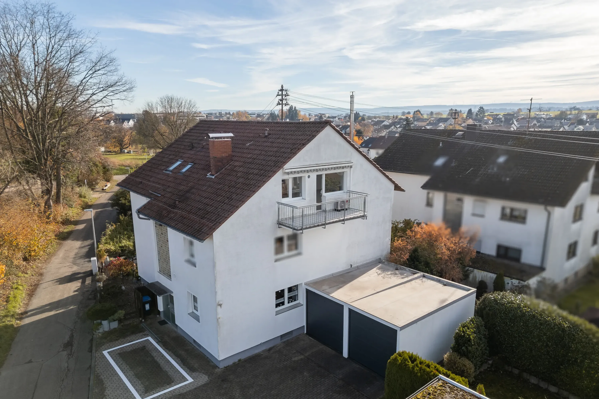 3-4 Zimmer im DG, Balkon, eigener Garten, Garage in KA-Palmbach 3-4 Zi. Eigentumswohnung mit Garten, Garage, Kamin und Klimaanlage in Karlsruhe - Palmbach