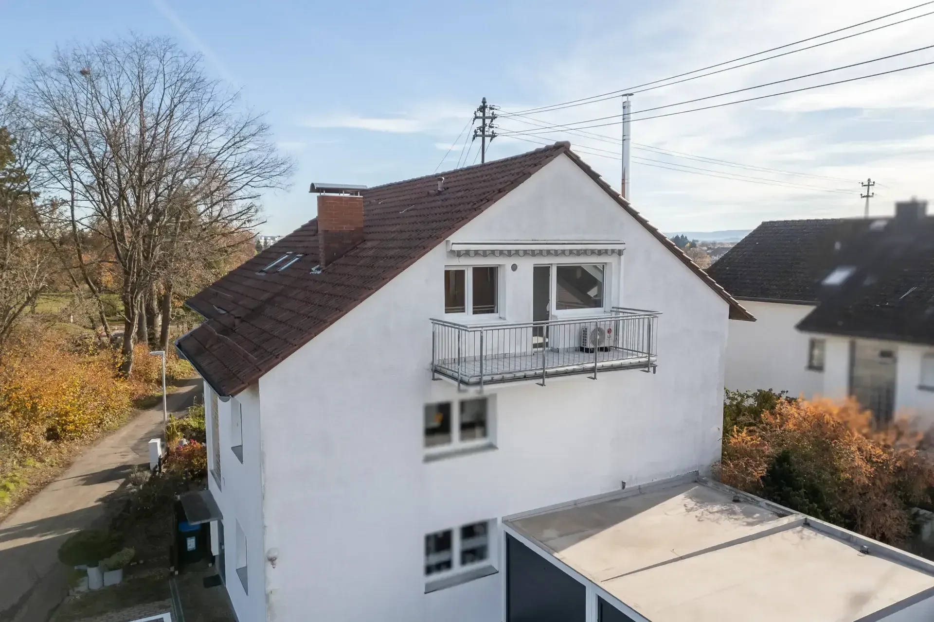 3-4 Zimmer im DG, Balkon, eigener Garten, Garage in KA-Palmbach 3-4 Zi. Eigentumswohnung mit Garten, Garage, Kamin und Klimaanlage in Karlsruhe - Palmbach