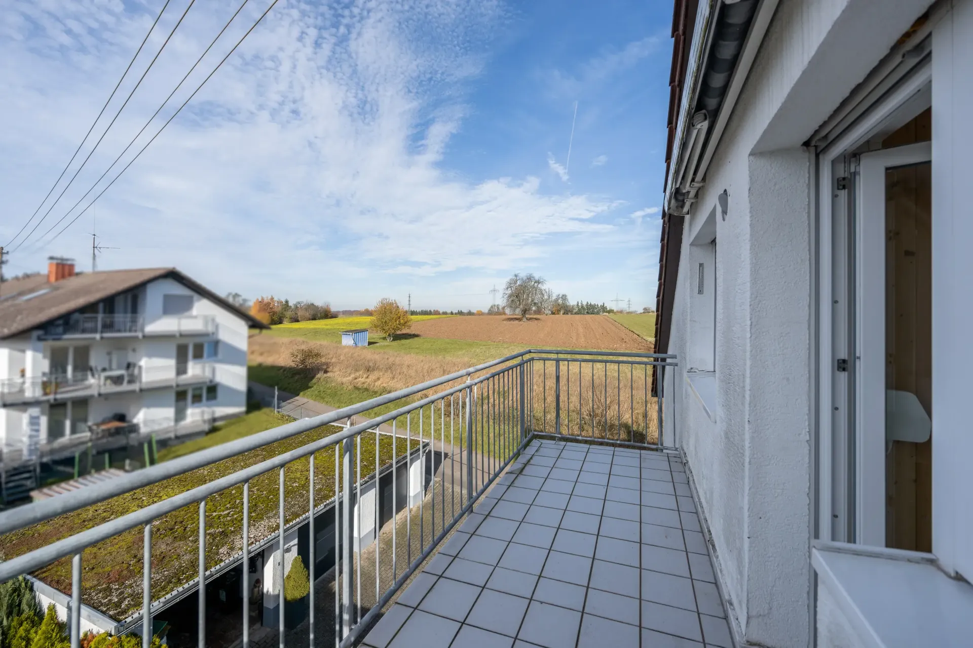 Balkon mit Markise und wunderschöner Aussicht in Karlsruhe Palmbach
