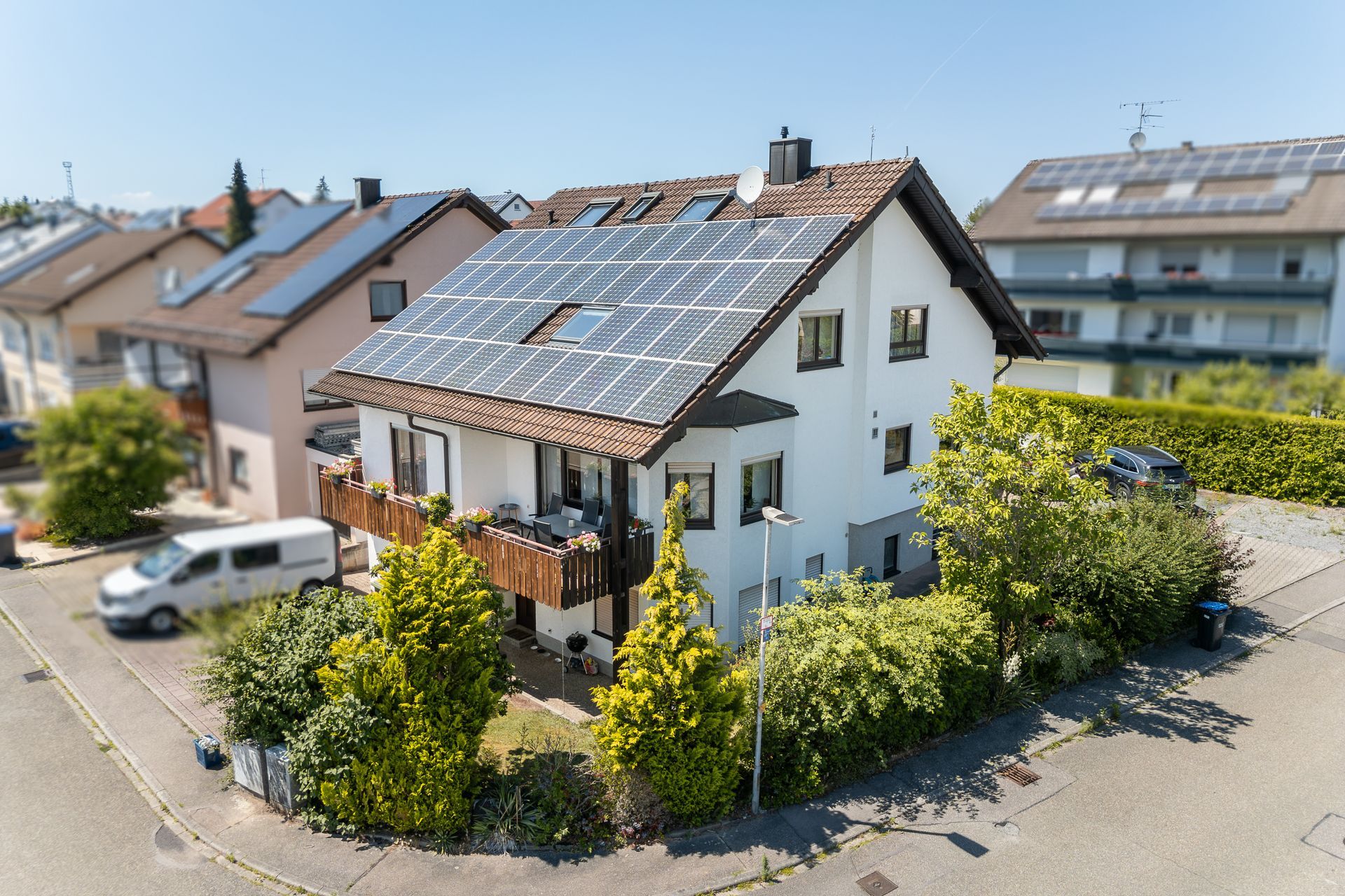 3 Familienhaus mit zwei Garagen, 4 PKW-Stellplätze als Kapitalanlage in Straubenhardt-Langenalb 3 Familienhaus als Kapitalanlage in Straubenhardt-Langenalb