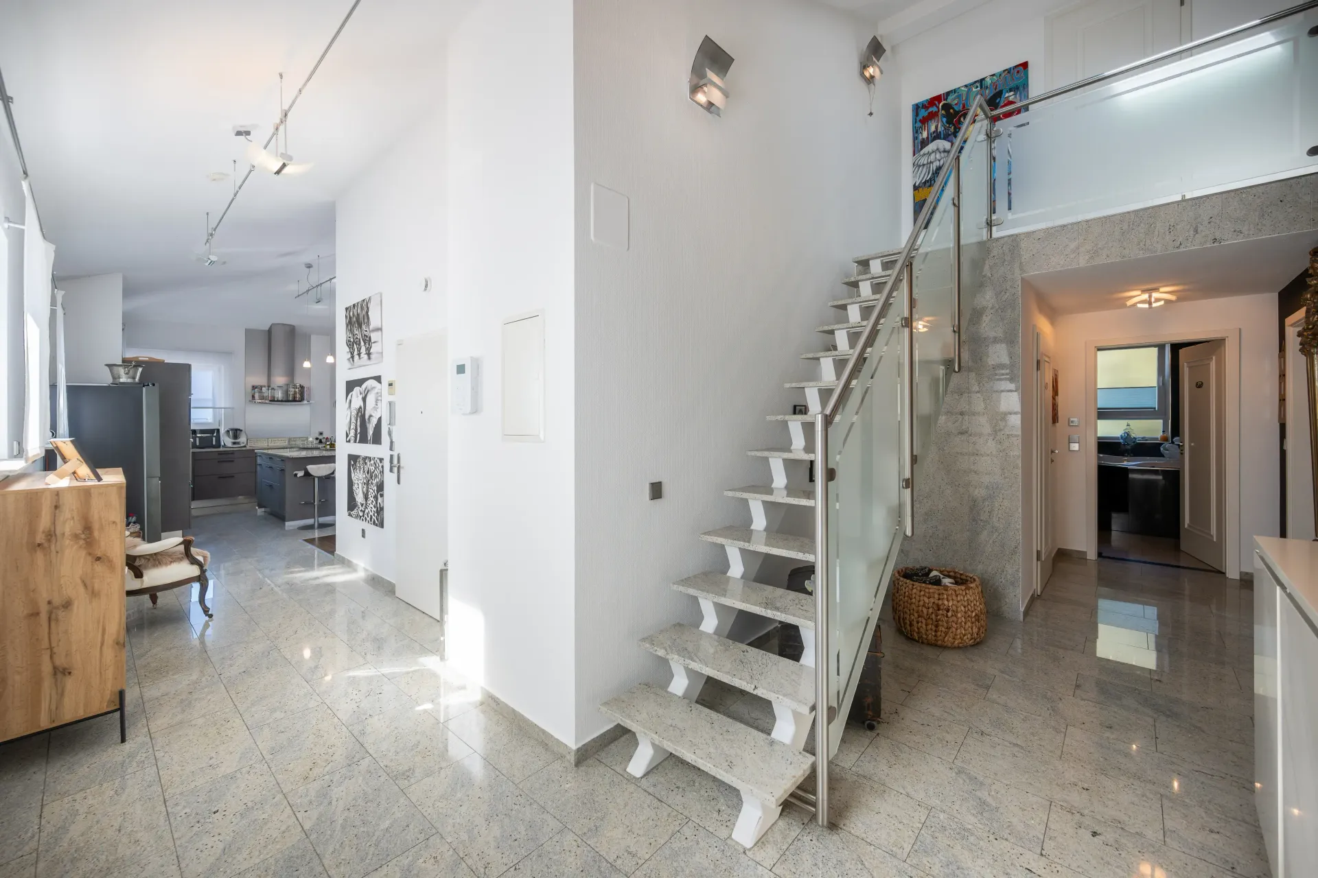 Flurbereich in der Maisonette Wohnung mit 4 Zimmern und vielen Extras