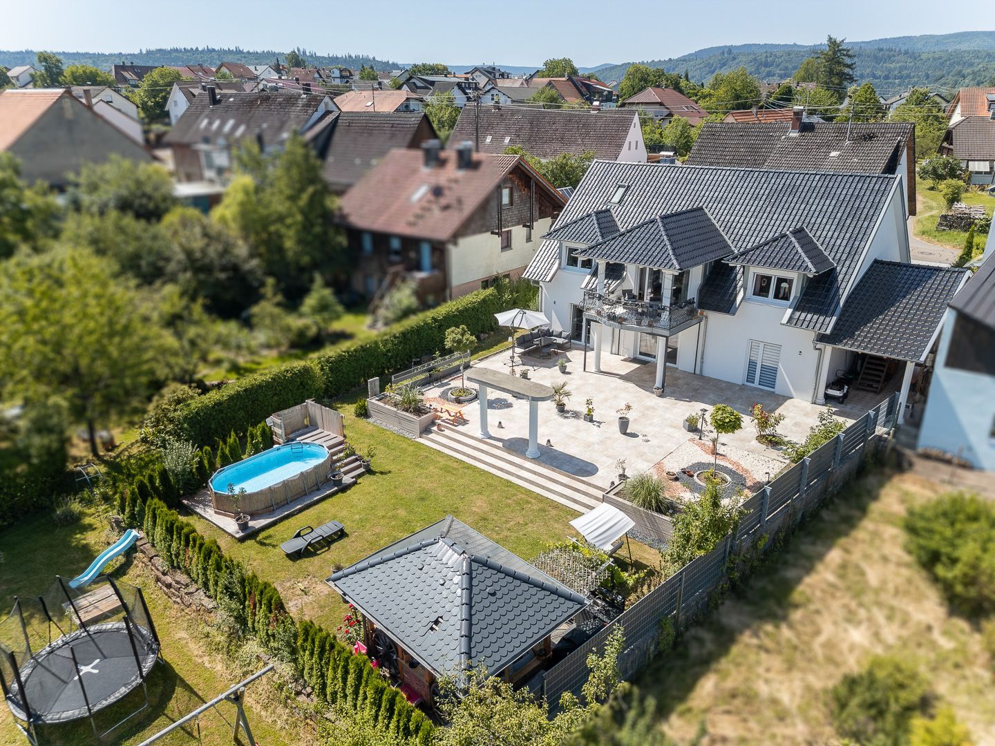 Traumhaus in Wiesloch Einfamilienhaus mit 3 Wohnungen in ruhiger Lage in Wiesloch