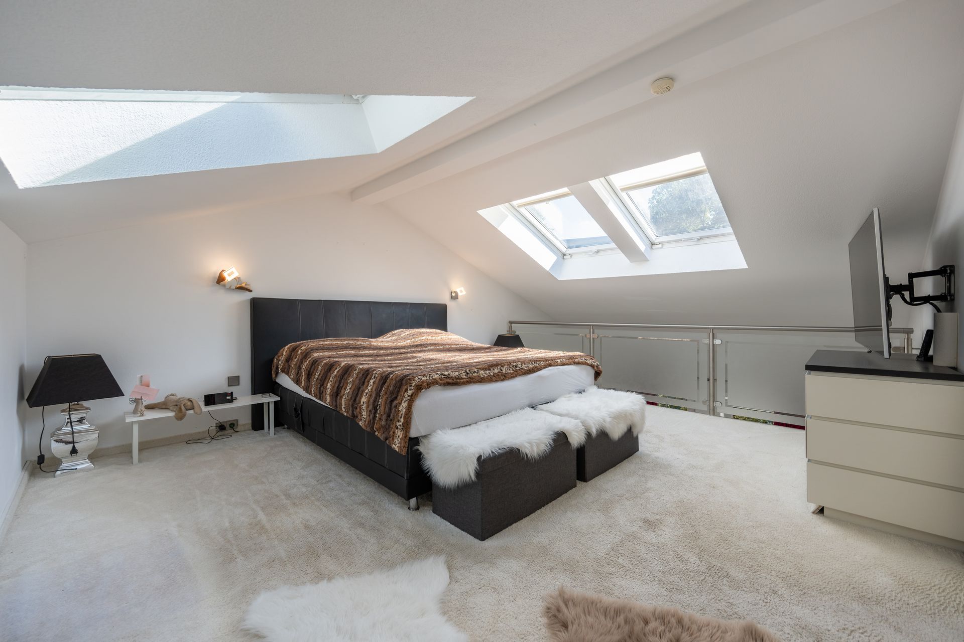 Schlafzimmer gemütlich unterm Dach mit Klimaanlage in einer exklusiven 4 Zi. ETW in Durlach