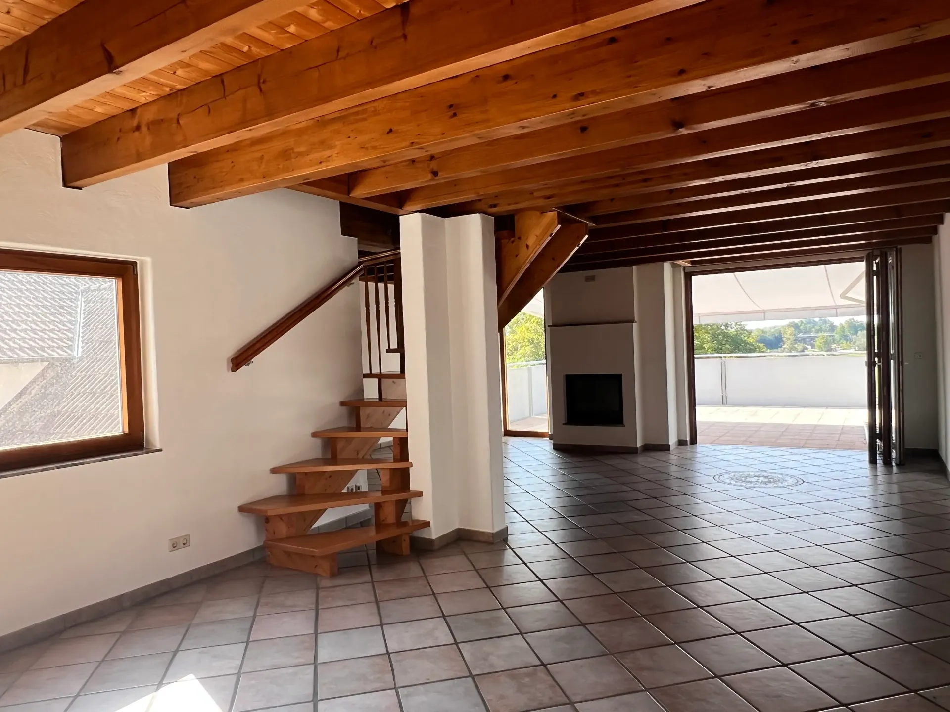 Anlageobjekt mit traumhafter Maisonette Wohnung über zwei Etagen zu verkaufen