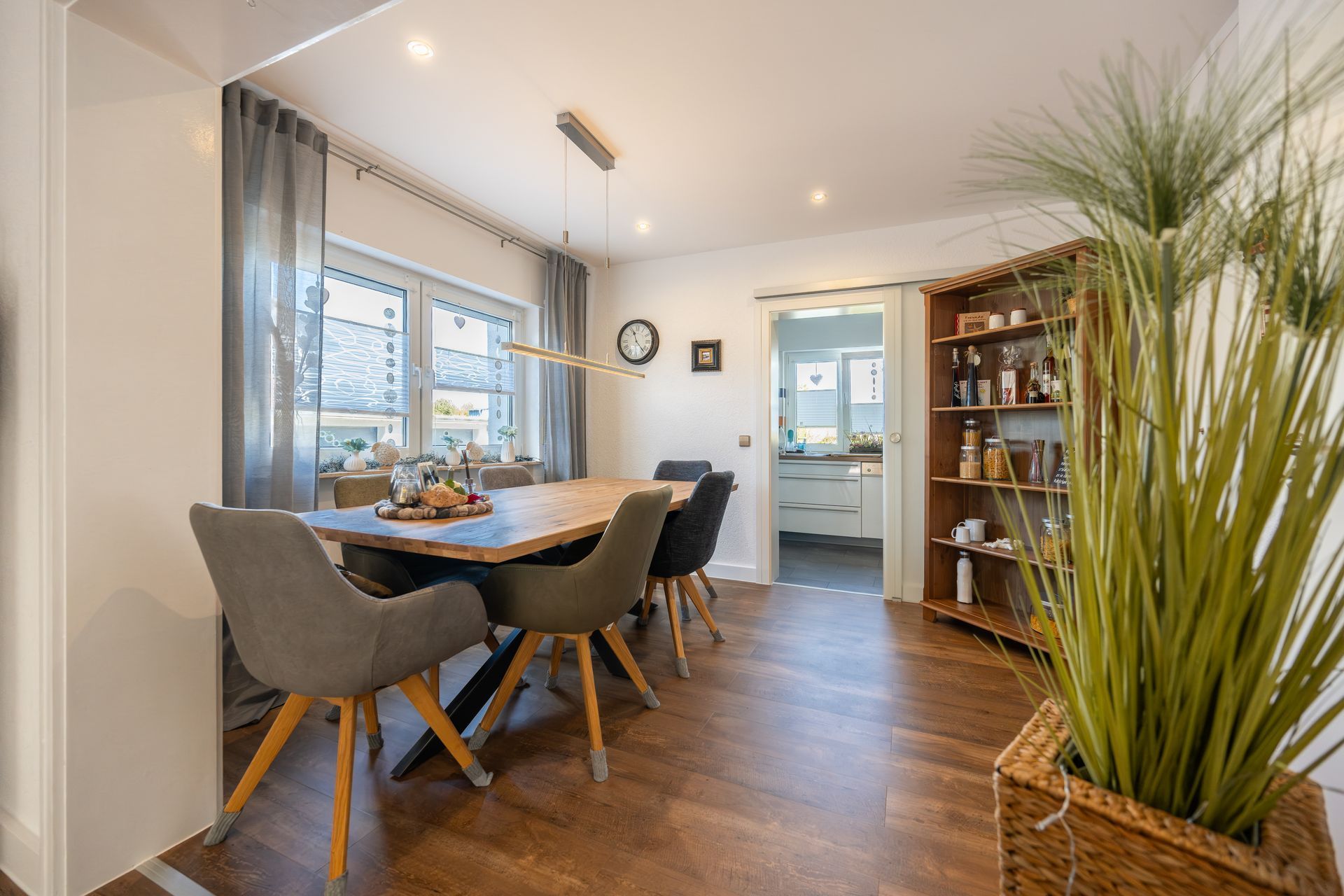 Wohn-Essbereich in der 4 Zi. Eigentumswohnung in Karlsruhe zu verkaufen