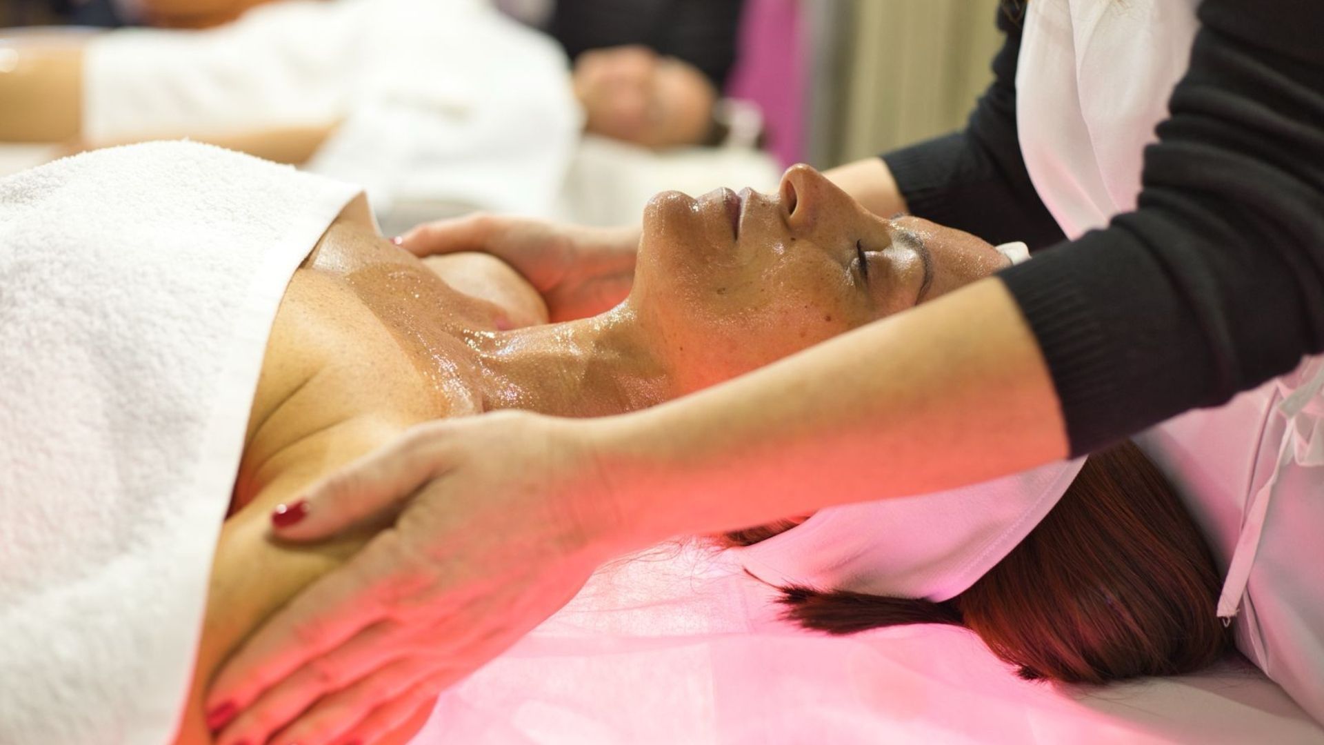 Massage on ISO Benessere table