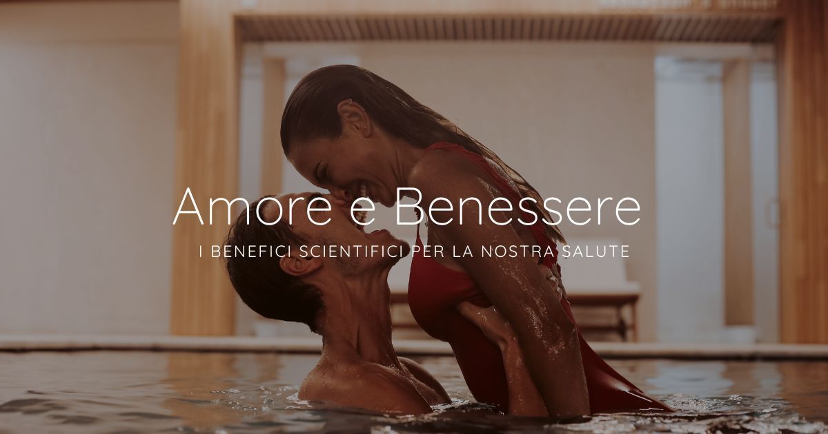coppia che si bacia in una piscina termale