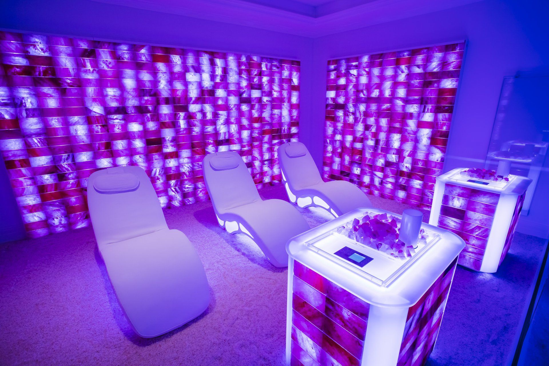 Stanze del sale, pareti di sale con cromoterapia e prodotti con sale Himalaya ISO Benessere