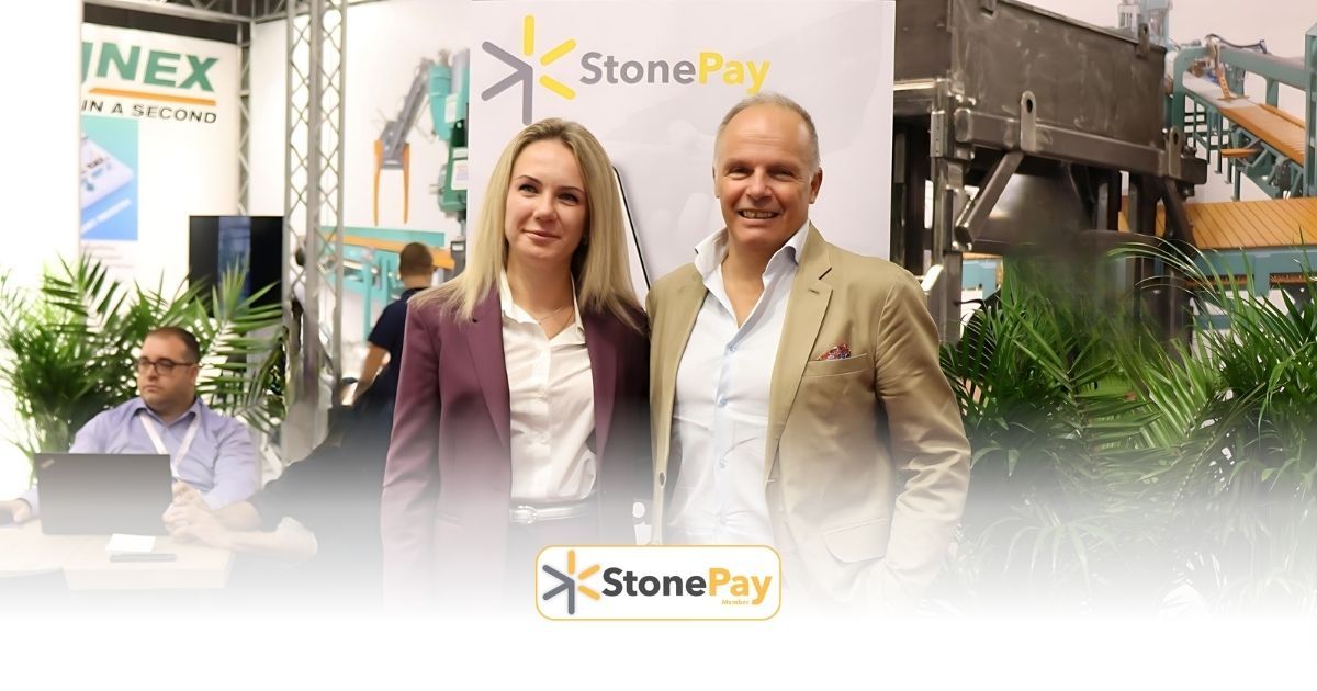 Anastasia Baxarova, vice presidente ISO Benessere con Mario Giannotti di StonePay
