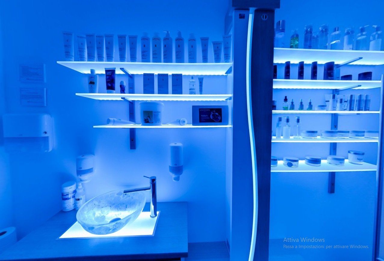 parete attrezzata per centri estetici e spa