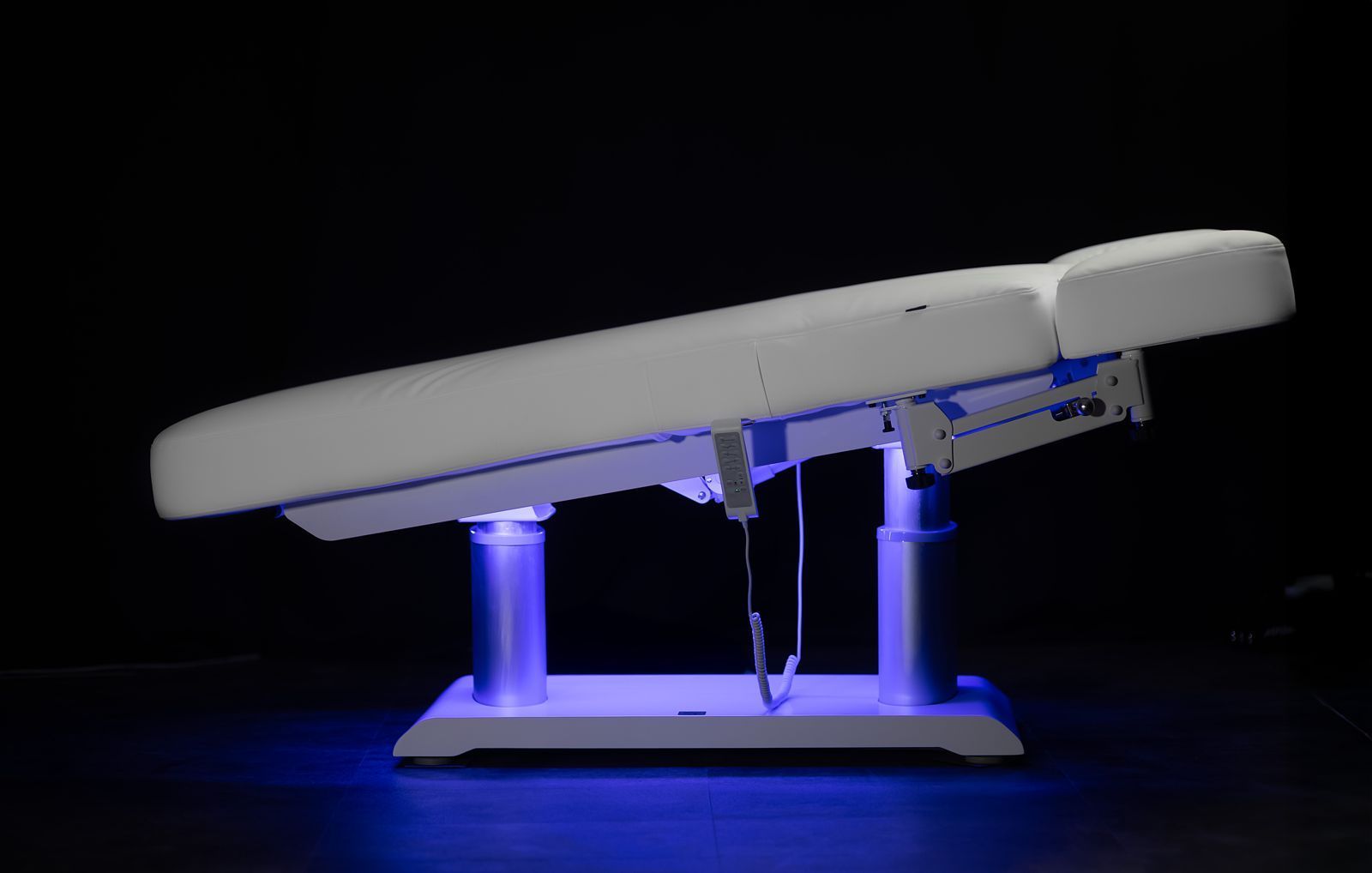 MASSAGE BED