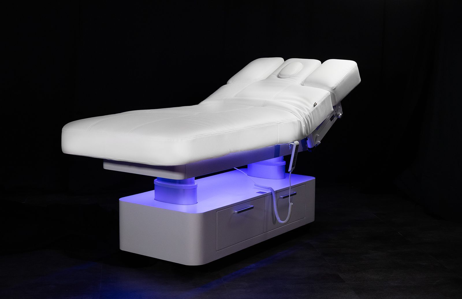 MASSAGE BED
