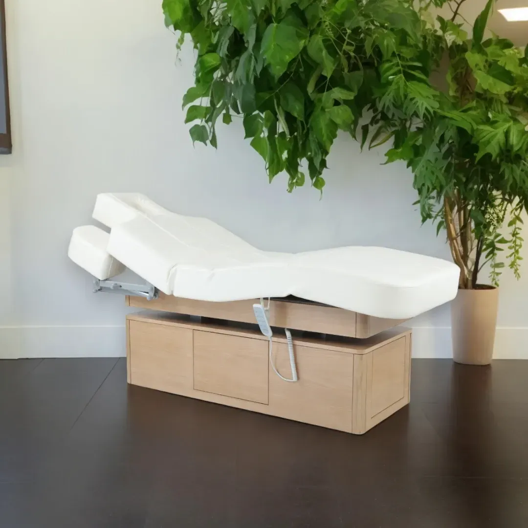 First Class ISO Benessere,  lettino da massaggio, lettino massaggio motorizzato, lettino estetista, lettino centro estetico, lettino riscaldato, lettino con cromoterapia