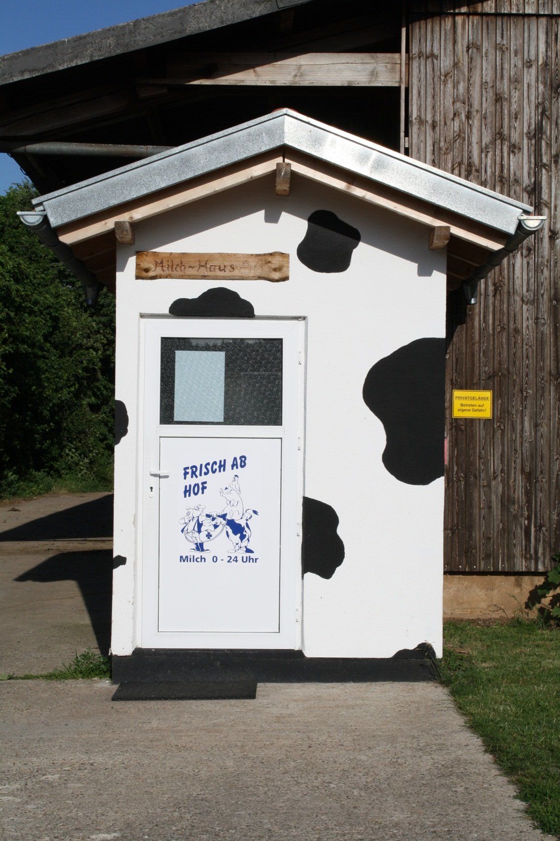 Milchhäuschen 24 h Milchautomat. Milch zum selber zapfen
