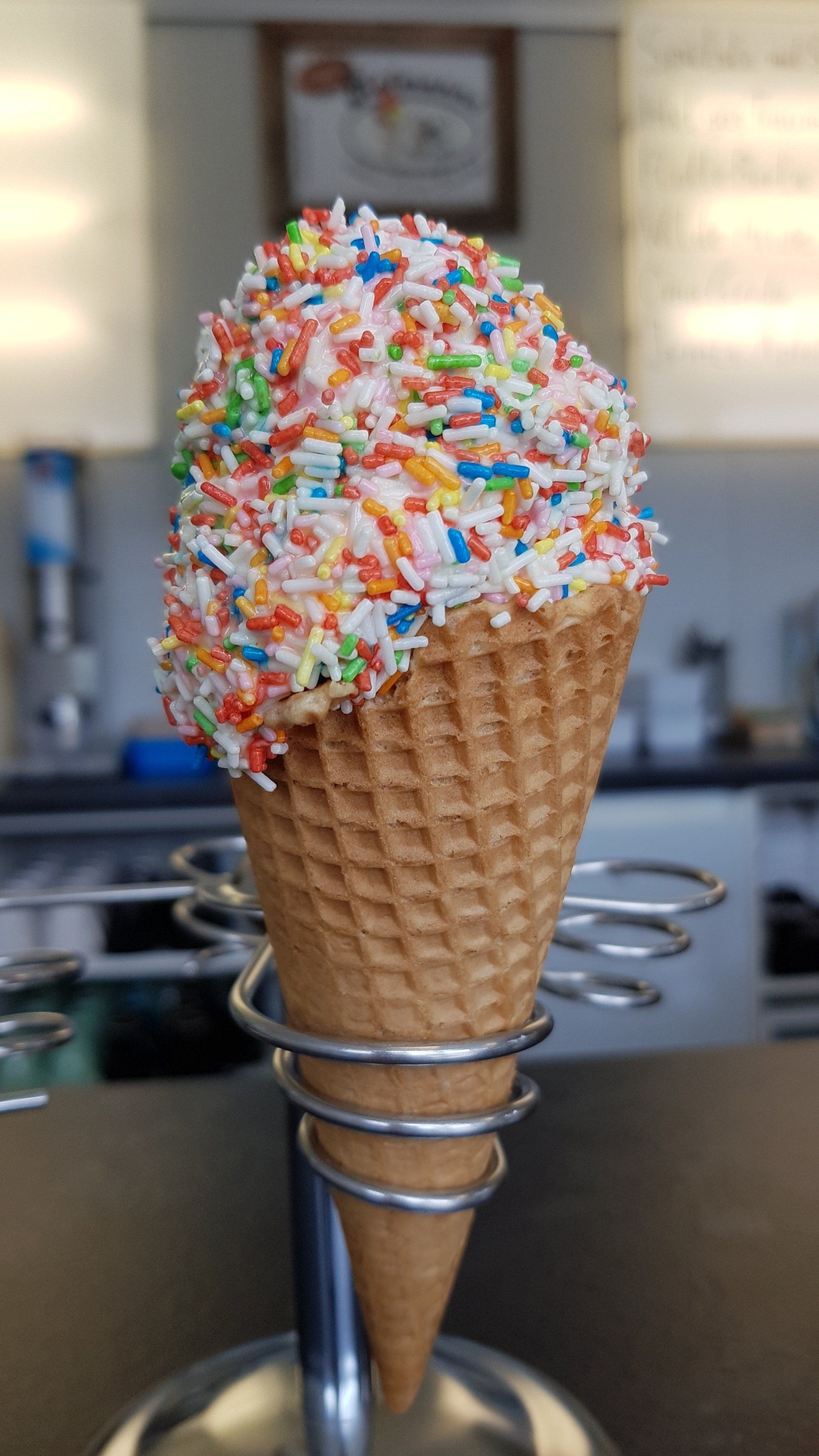 Heidelmarie Eisbecher, Heidelbeeren, Heidelbeer, Sahne, Waffeln