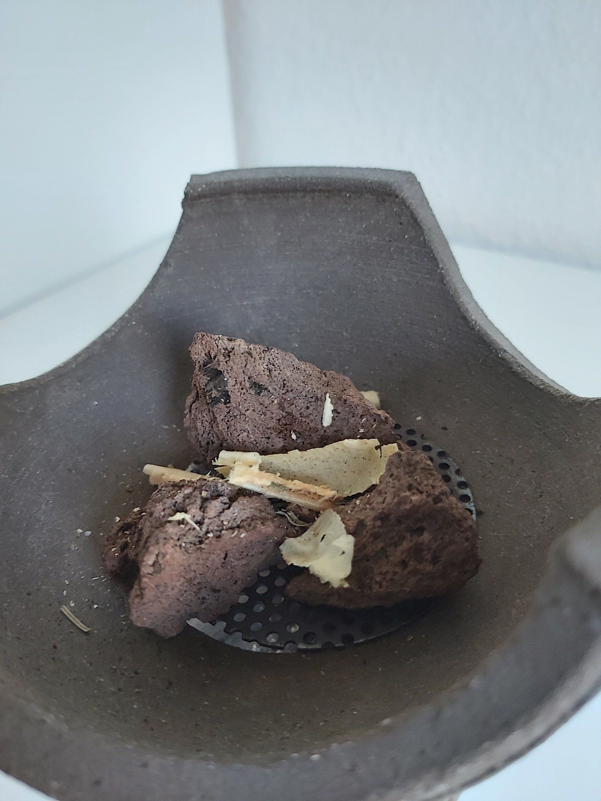 Räucherstövchen mit Lavasteinen