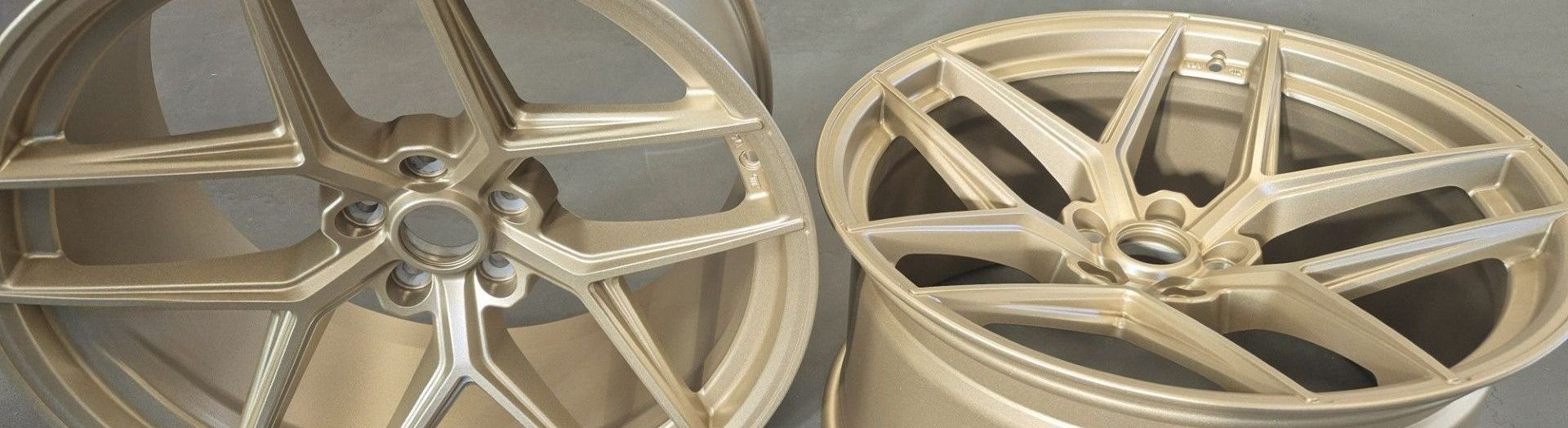 Felgen Roman Gold Prismatic Powders Felgen Roman Gold Prismatic Powders Pulverbeschichtung Hamburg