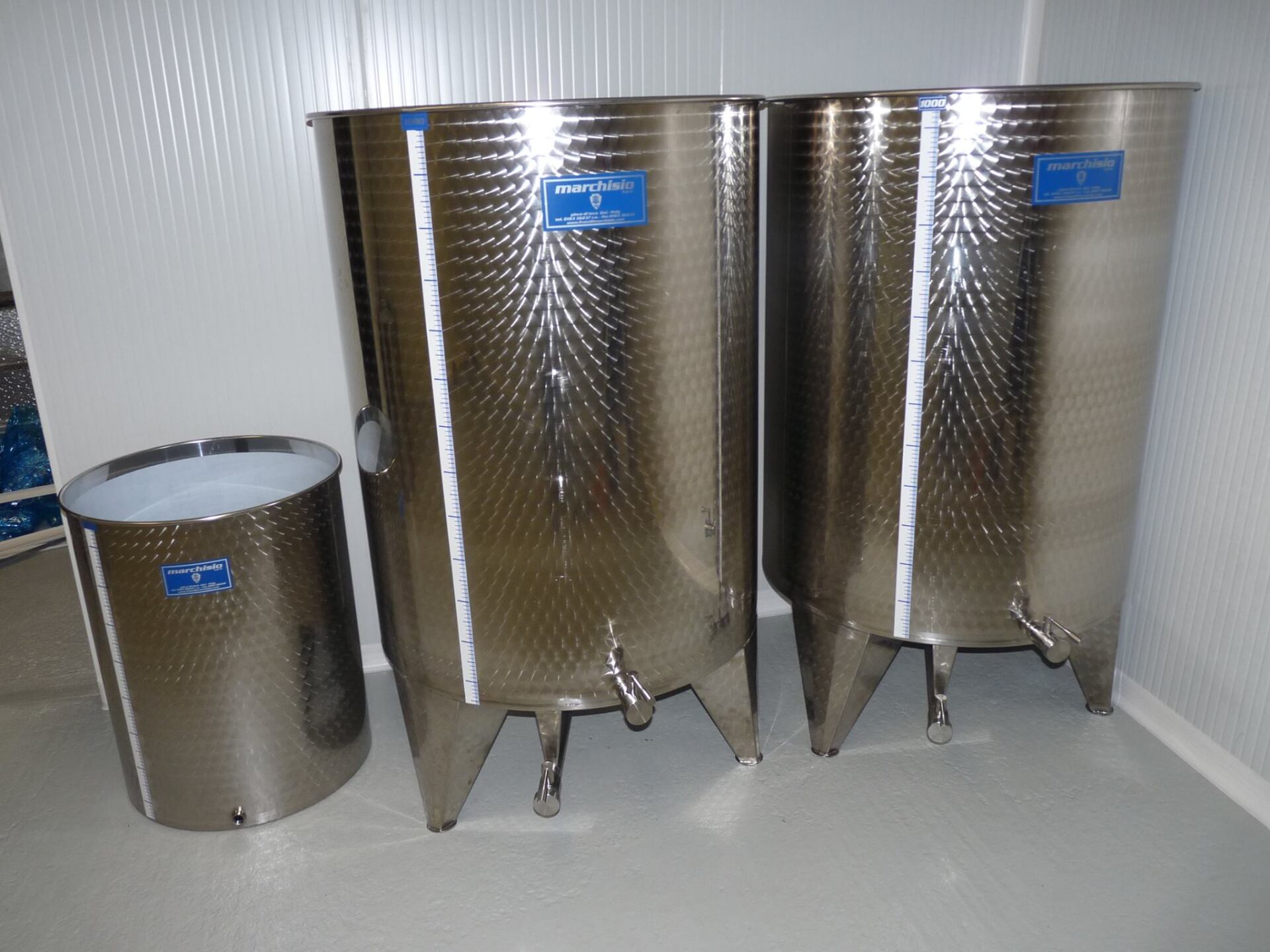 Cuves inox, stockage huiles vierges, Ferme Du champ au moulin