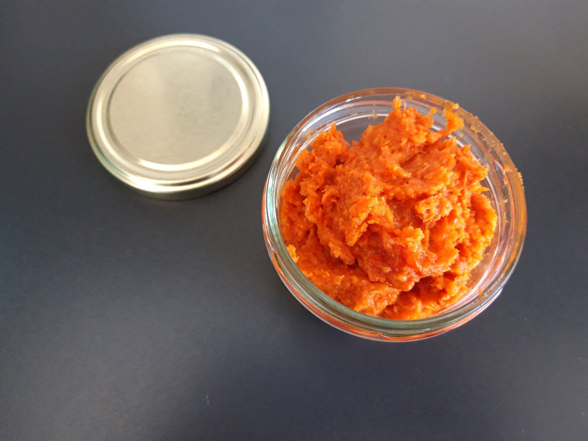 Aufstrich mit Paprika und Pastinaken