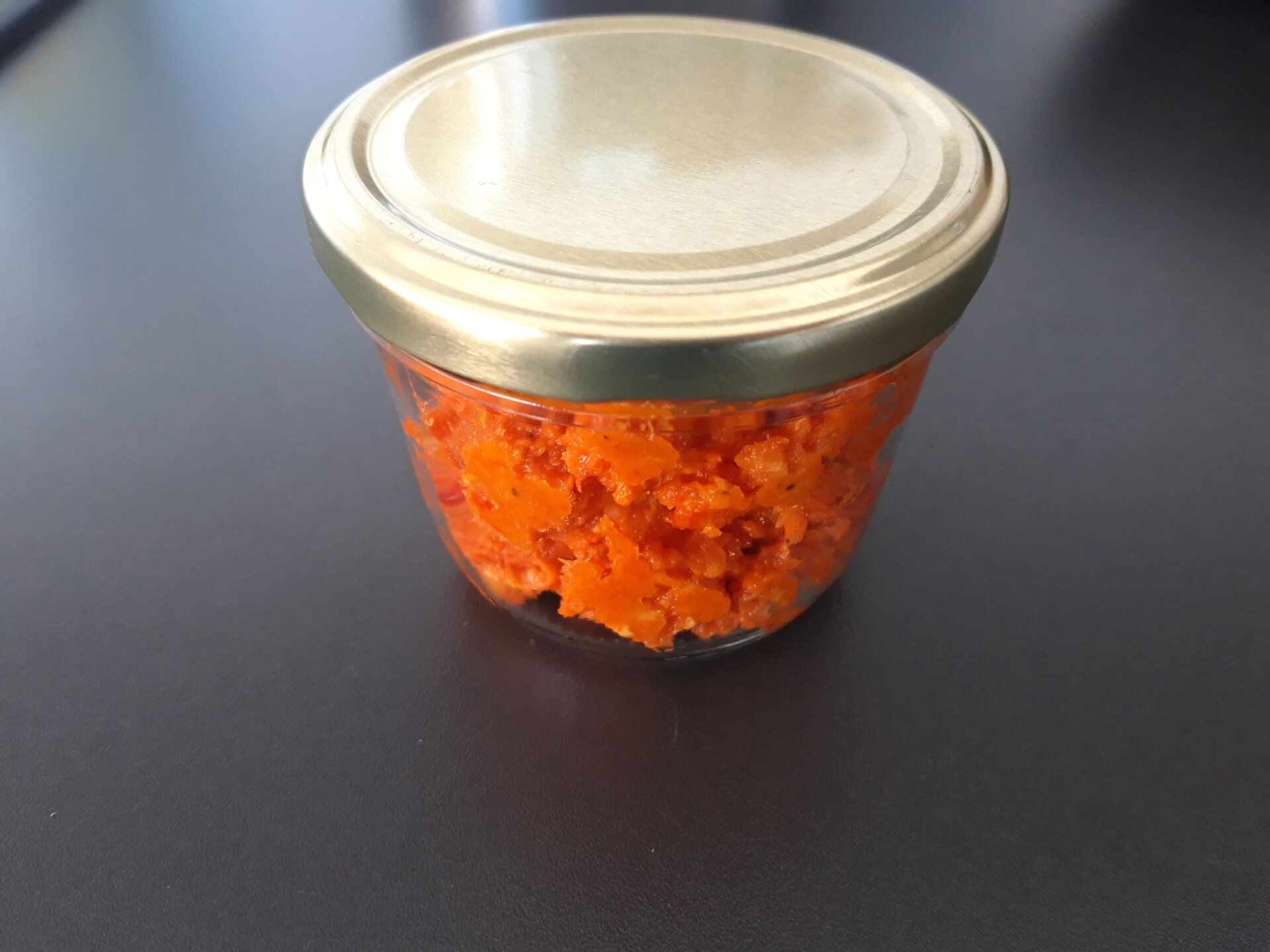 Brotaufstrich aus Pastinake und Paprika