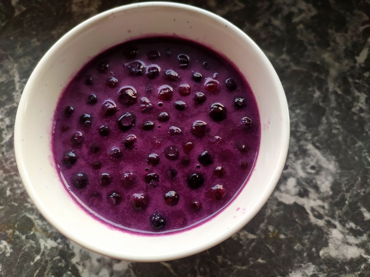 Heidelbeeren mit Kokosmilch als Nachtisch