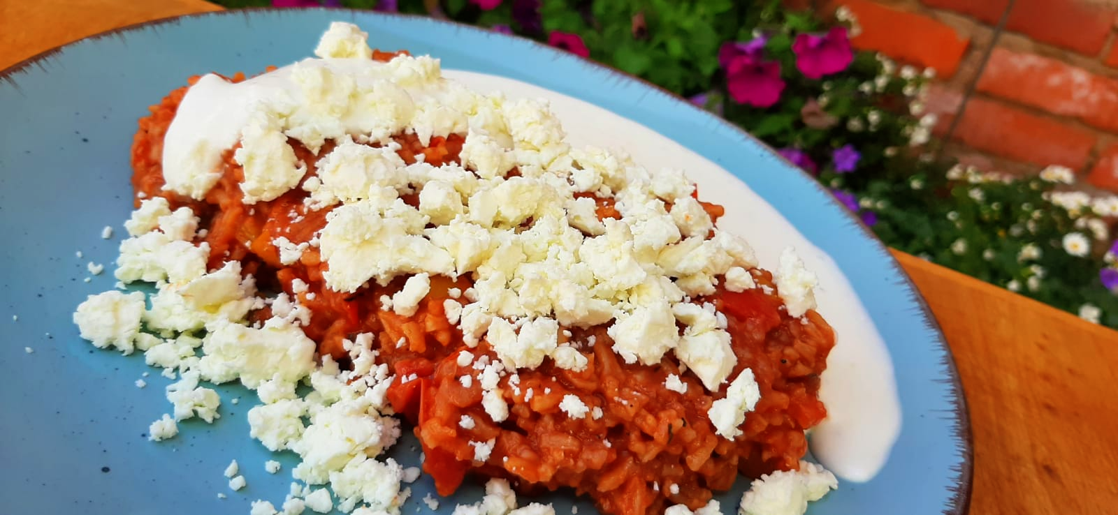 Veganes Nudelgericht mit Käse