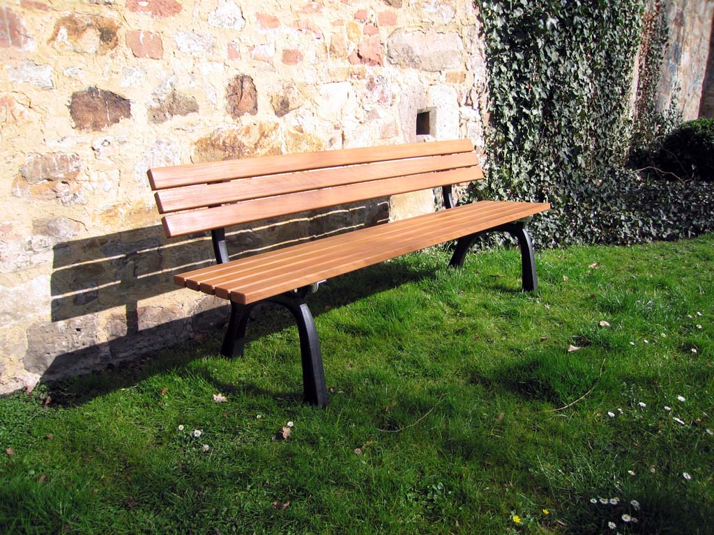 Bank mit Gusseisenfüsse und Holzlatten