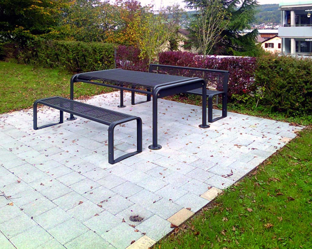 Stahlbank verzinkt und pulverbeschichtet