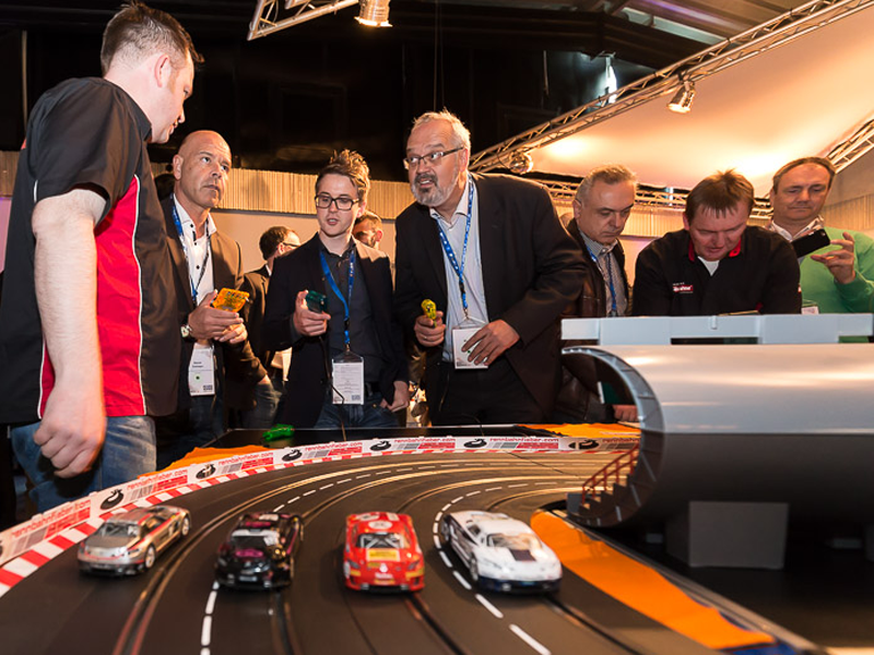 Automotive Programm für große Firmenweihnachtsfeiern