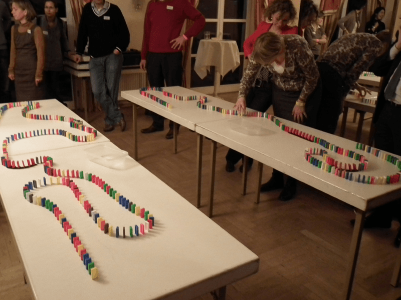 Teamweihnachtsfeier Idee Domino Event