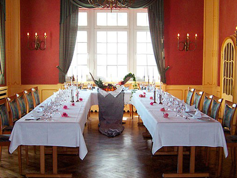 Weihnachtsfeier Programm und Location Eisstock und Party