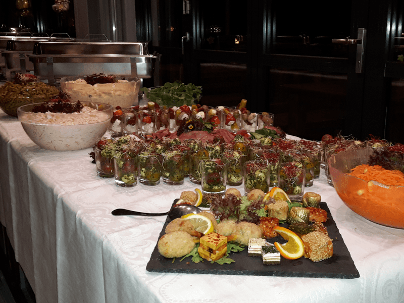 Team Weihnachtsfeier Bogenschießen bei Baum und Zeit