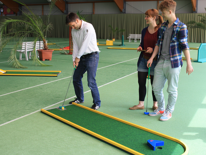 Betriebsweihnachtsfeier Minigolf indoor