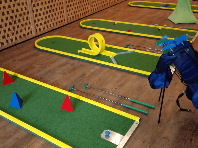 Minigolf inhouse Weihnachtsfeier Firma
