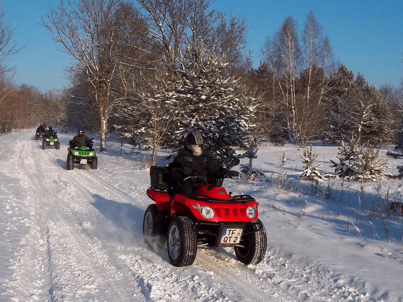 Weihnachtsfeier Idee Quad und Bogenschießen outdoor und indoor